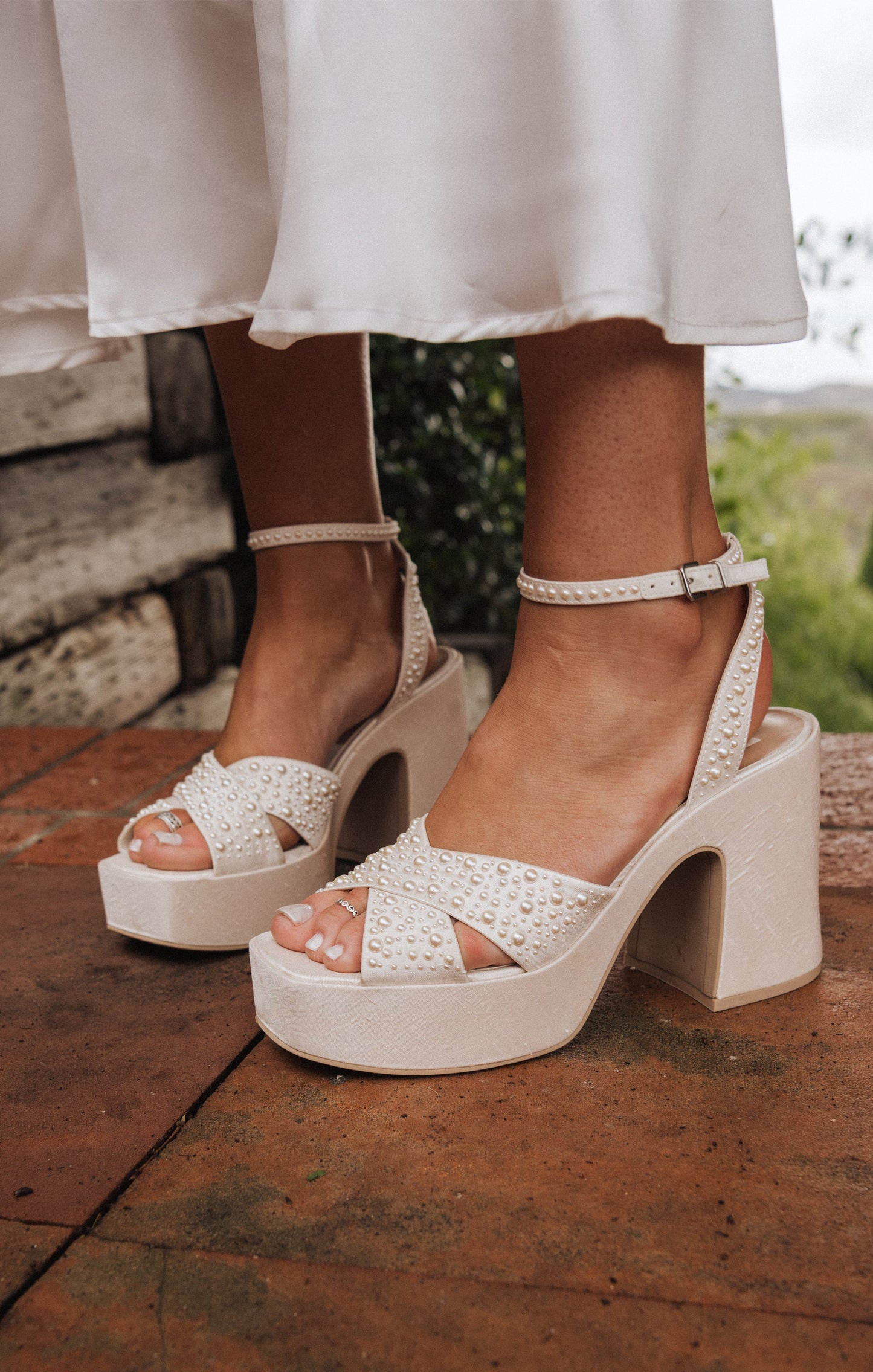 Dolce Vita Wessi Platform Heel ~ Vanilla Pearl