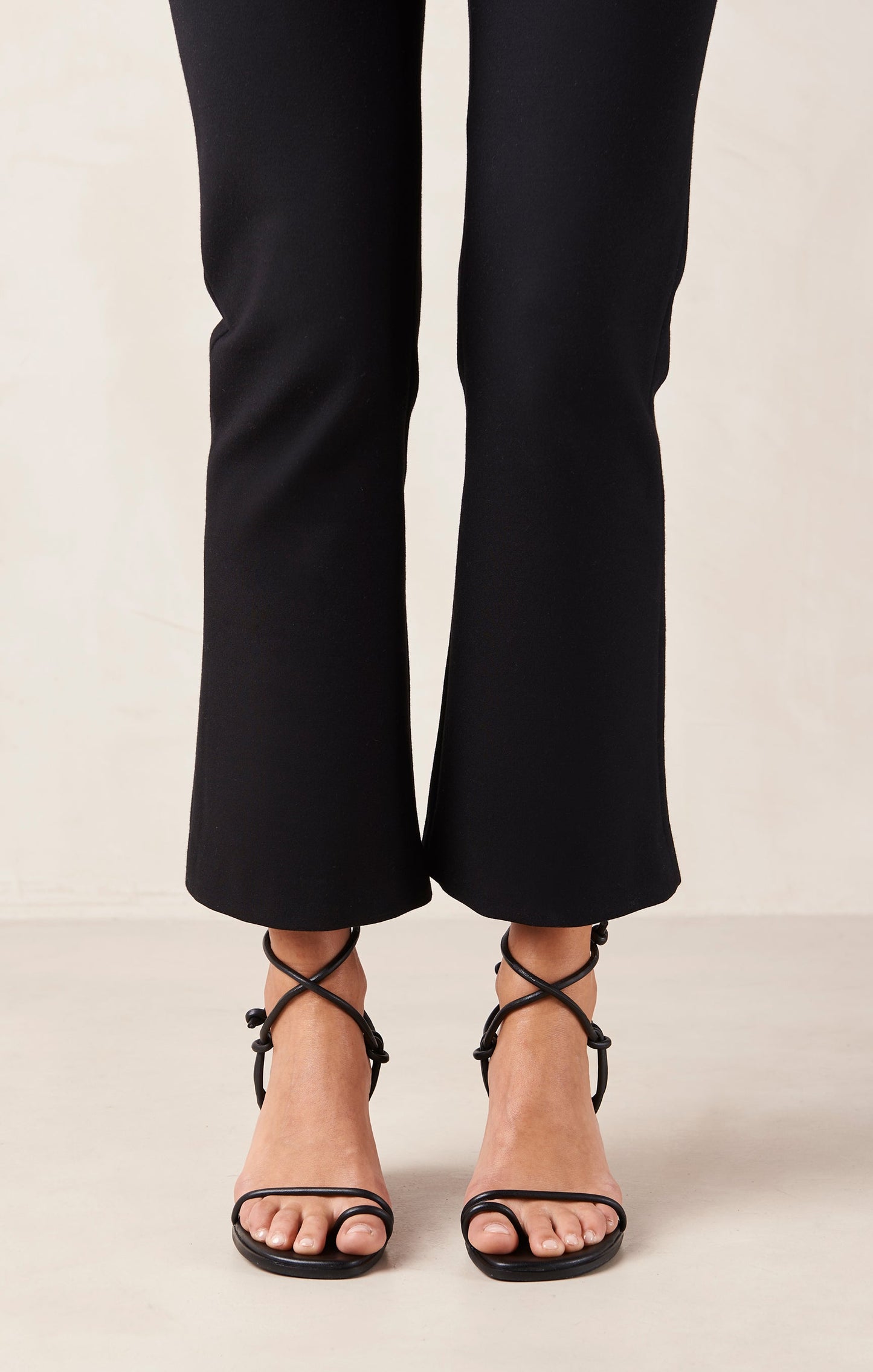 Alohas Grace Wrap Up Heel ~ Black