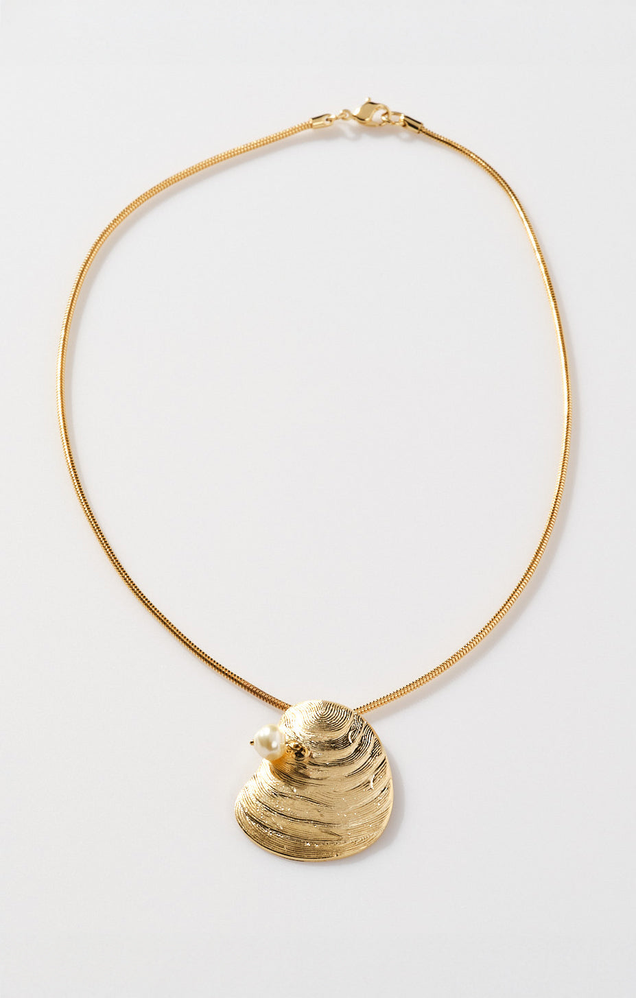 Faithy Jewels Oyster Necklace  ~ Gold